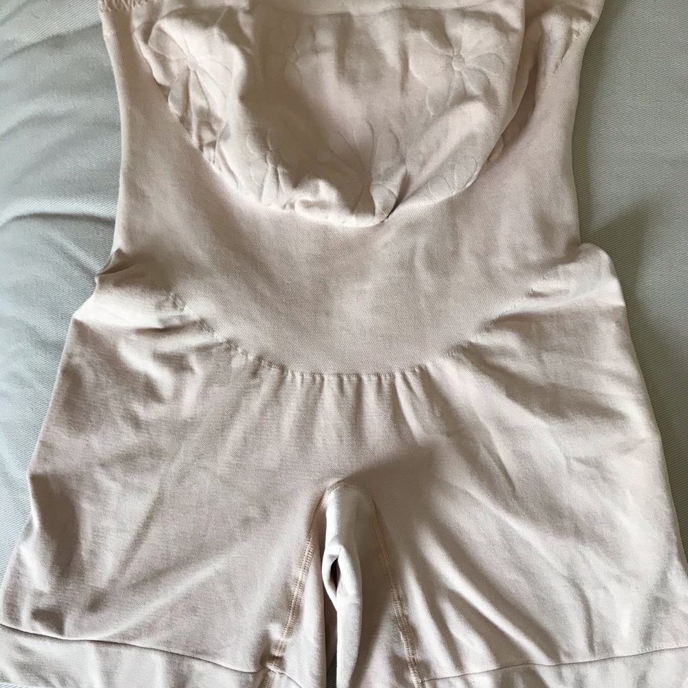 Belevation Maternity Support Shapewear sz Med.